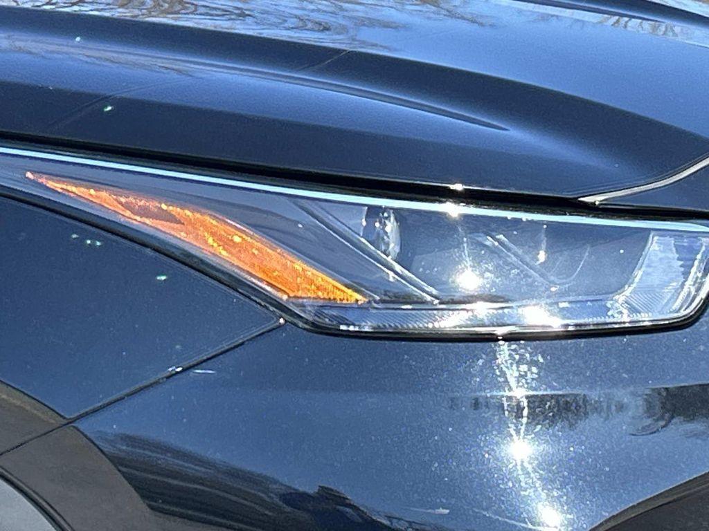 used 2023 Toyota Highlander car, priced at $36,702