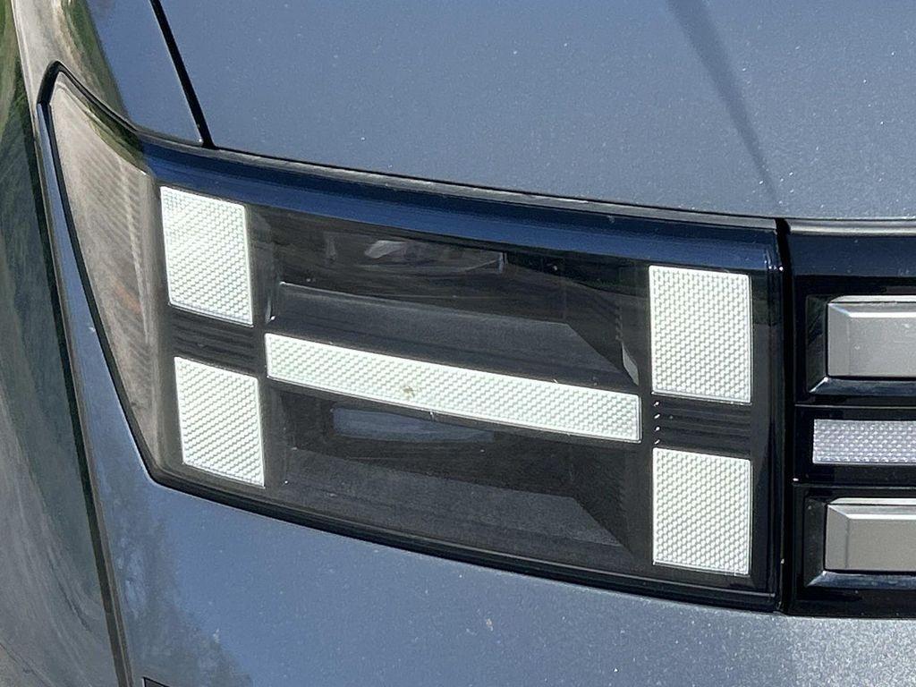 used 2025 Hyundai Santa Fe car, priced at $33,907