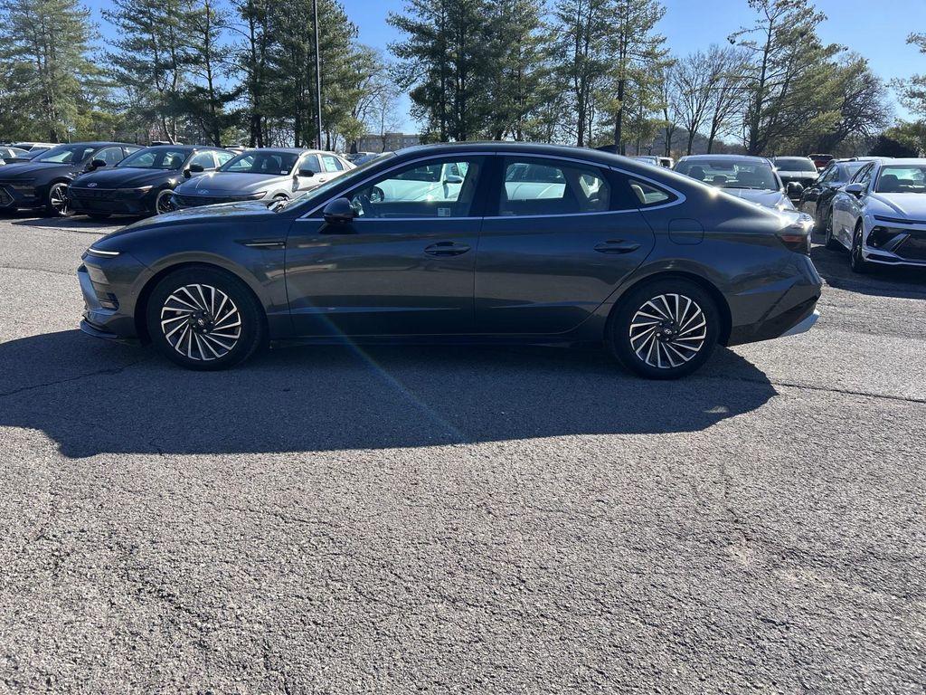 used 2025 Hyundai Sonata Hybrid car, priced at $33,904