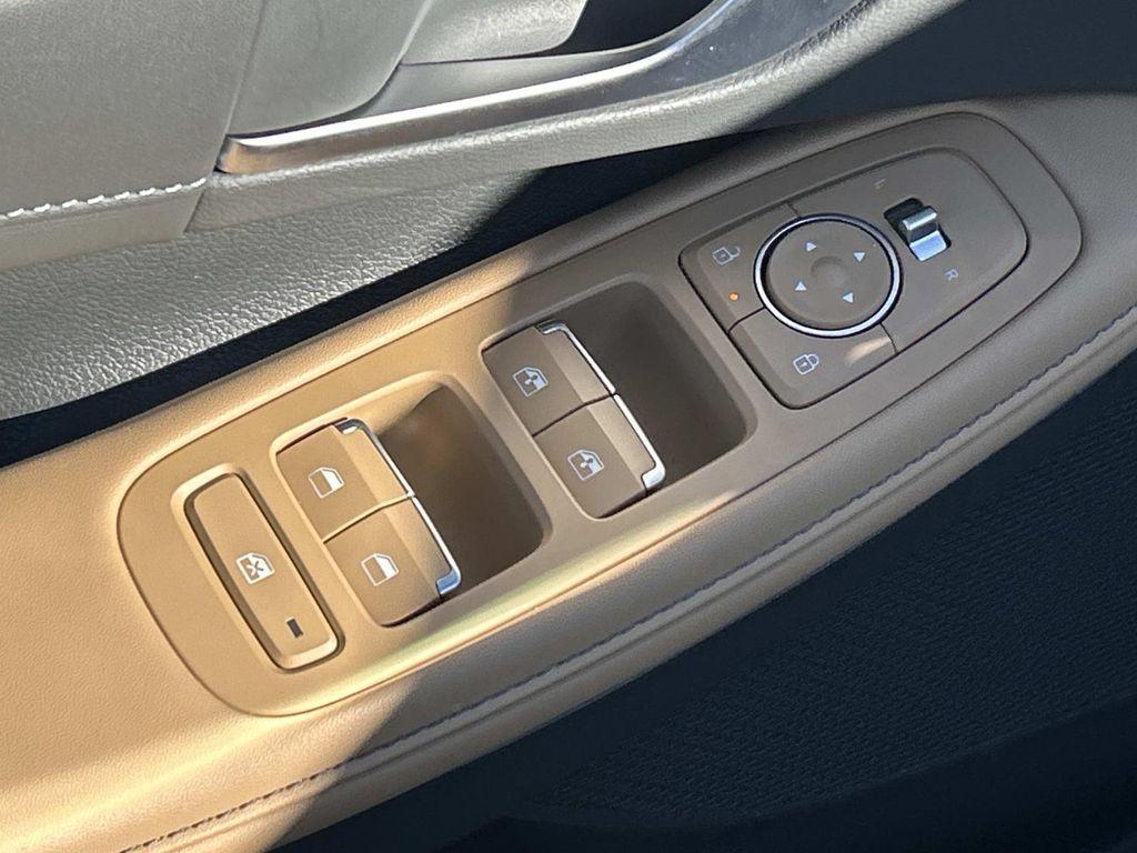 used 2025 Hyundai Sonata Hybrid car, priced at $33,904