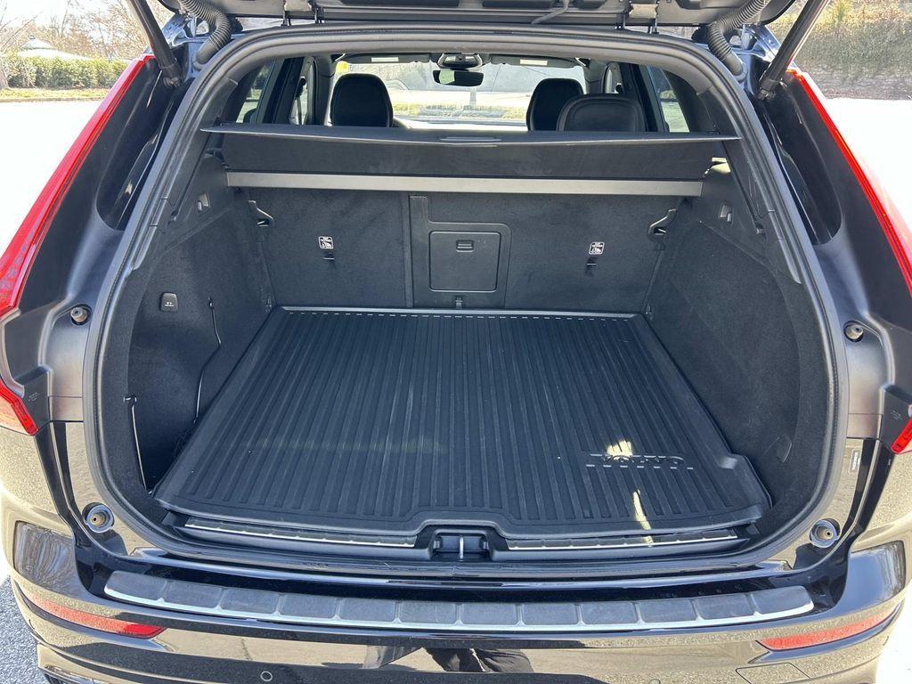 used 2022 Volvo XC60 car, priced at $29,621