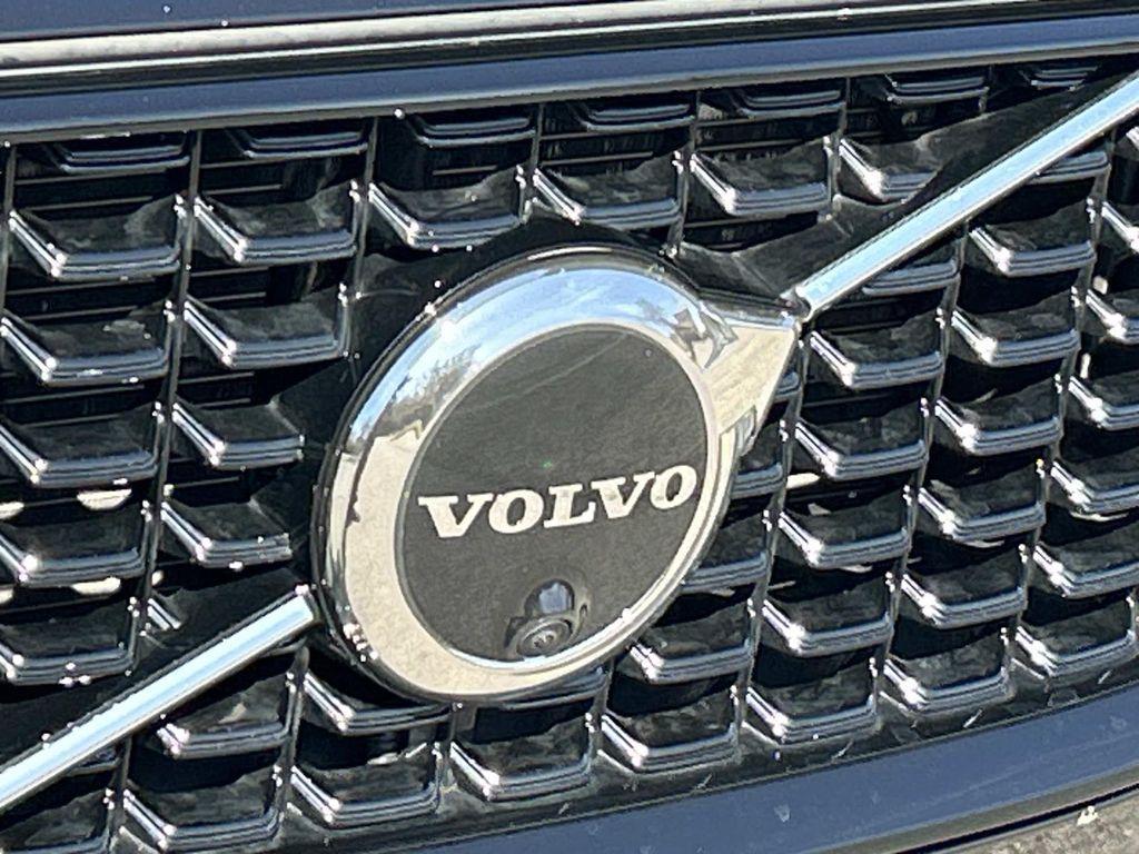 used 2022 Volvo XC60 car, priced at $29,621