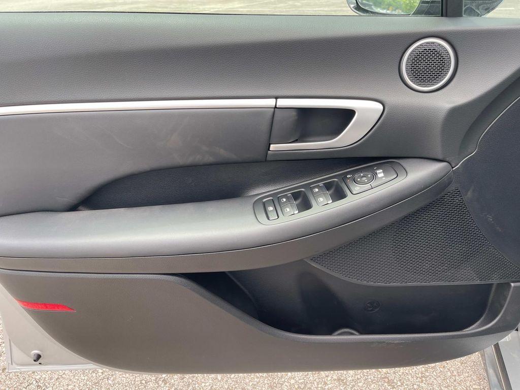 new 2025 Hyundai Sonata Hybrid car, priced at $28,383