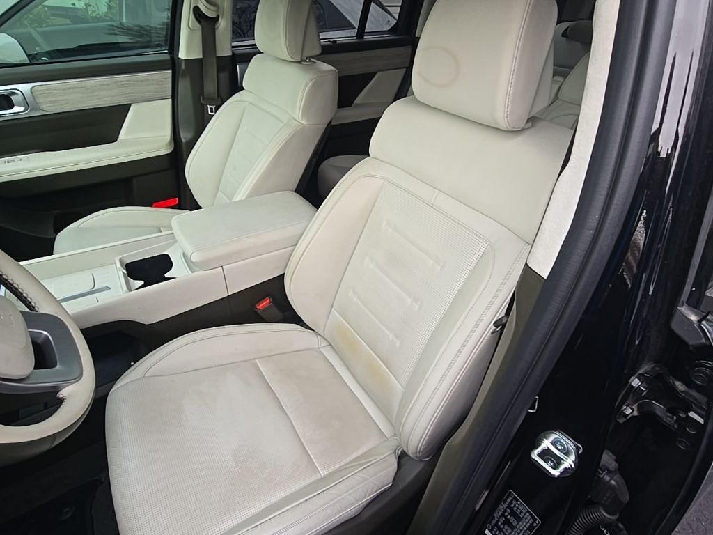 used 2024 Hyundai Santa Fe car, priced at $34,902