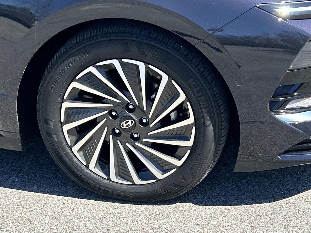 used 2024 Hyundai Sonata Hybrid car, priced at $29,907