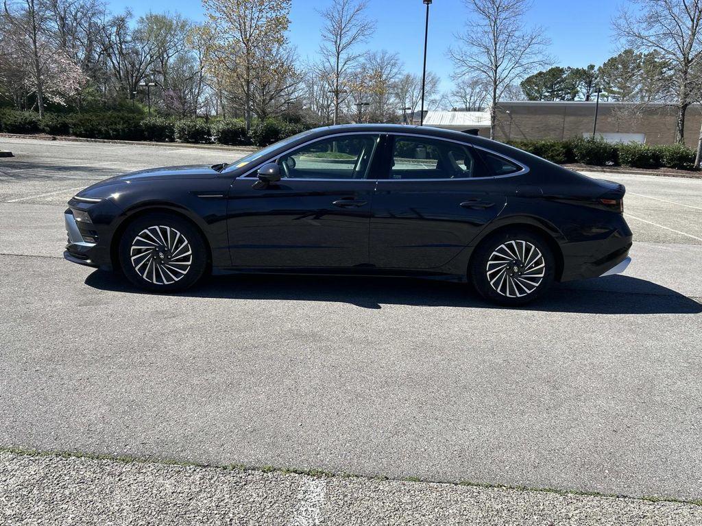 used 2024 Hyundai Sonata Hybrid car, priced at $29,907