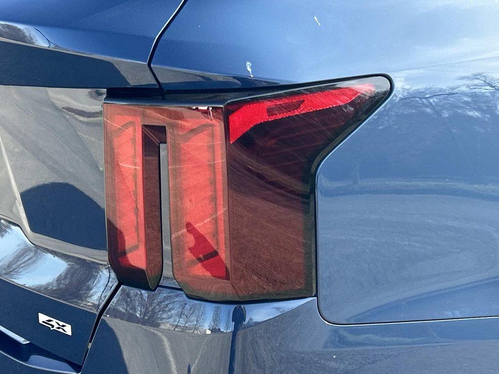 used 2025 Kia Sorento car, priced at $32,903