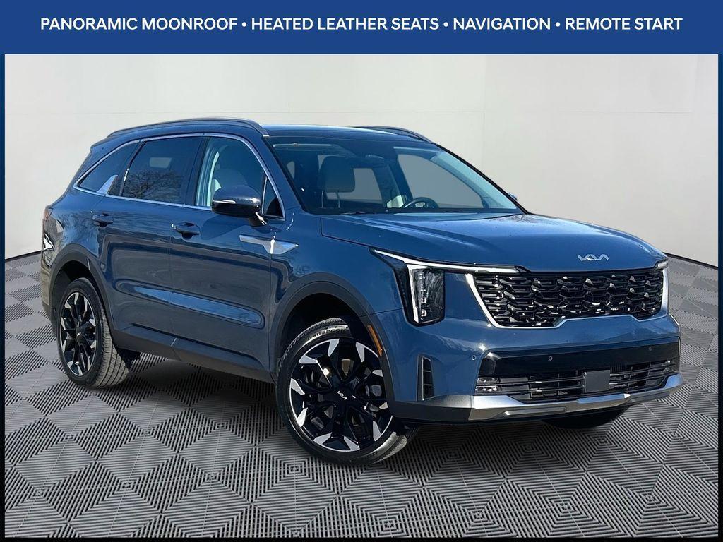 used 2025 Kia Sorento car, priced at $32,903