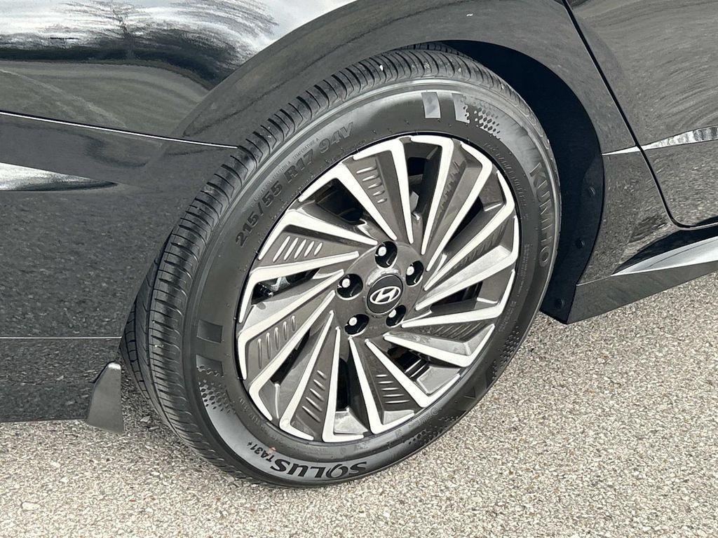 used 2024 Hyundai Sonata Hybrid car, priced at $32,402