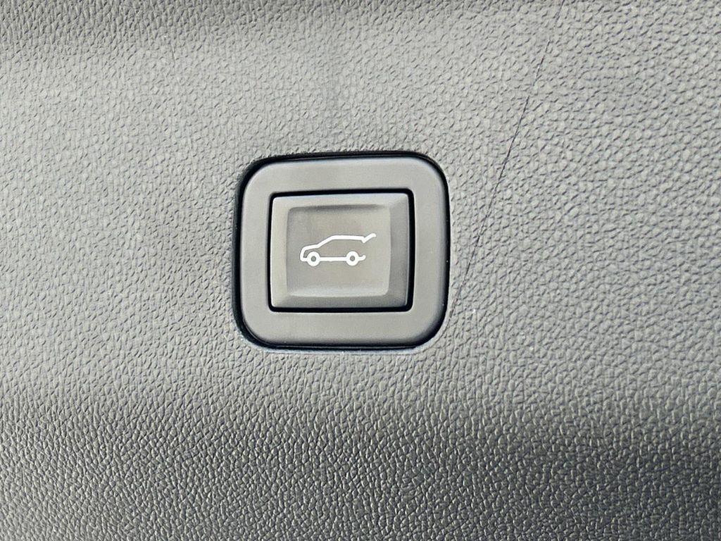 used 2024 GMC Yukon car, priced at $67,921