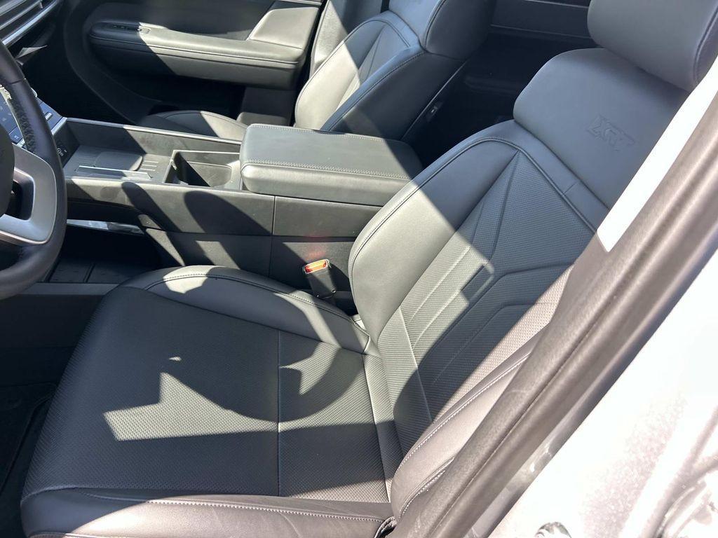 used 2025 Hyundai Santa Fe car, priced at $34,903