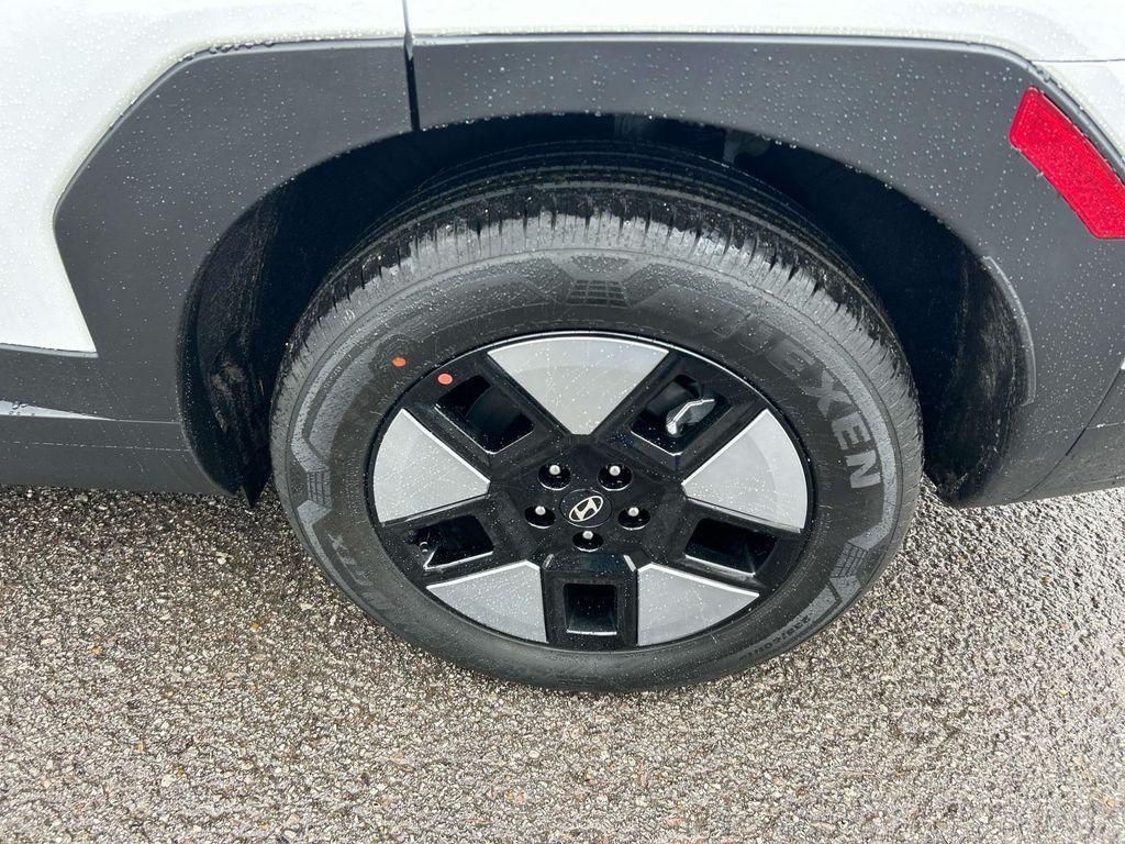 new 2026 Hyundai SANTA FE HEV car, priced at $33,977