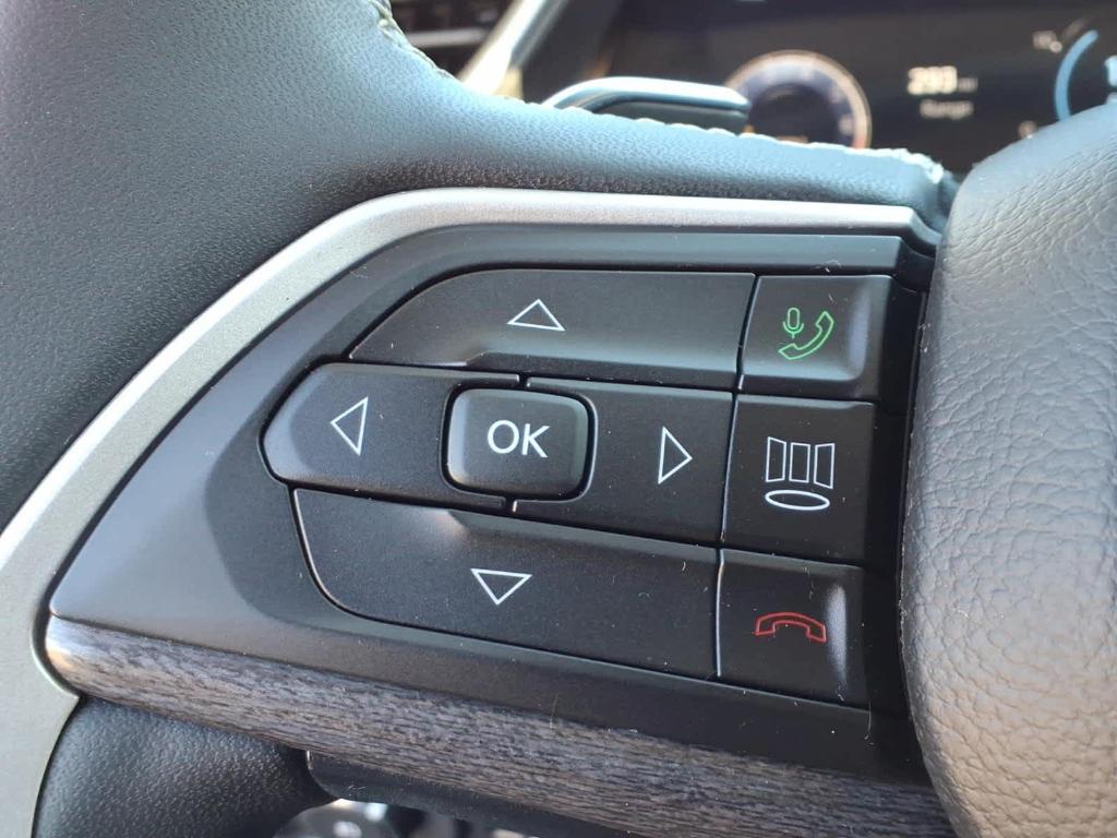 used 2023 Jeep Grand Cherokee car, priced at $31,172