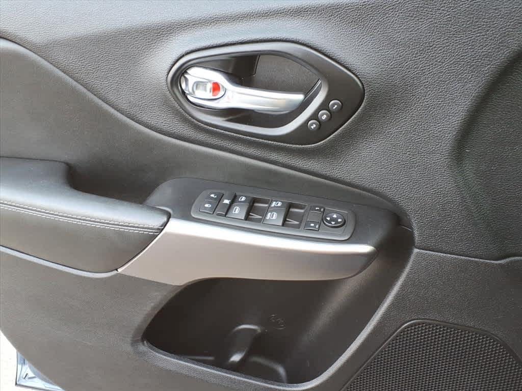 used 2021 Jeep Cherokee car, priced at $22,427