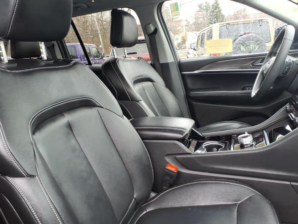 used 2023 Jeep Grand Cherokee car, priced at $32,598