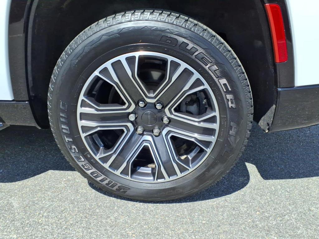 used 2024 Jeep Wagoneer car, priced at $51,433