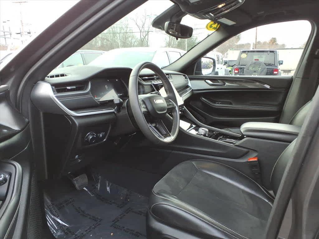 used 2023 Jeep Grand Cherokee car, priced at $32,997