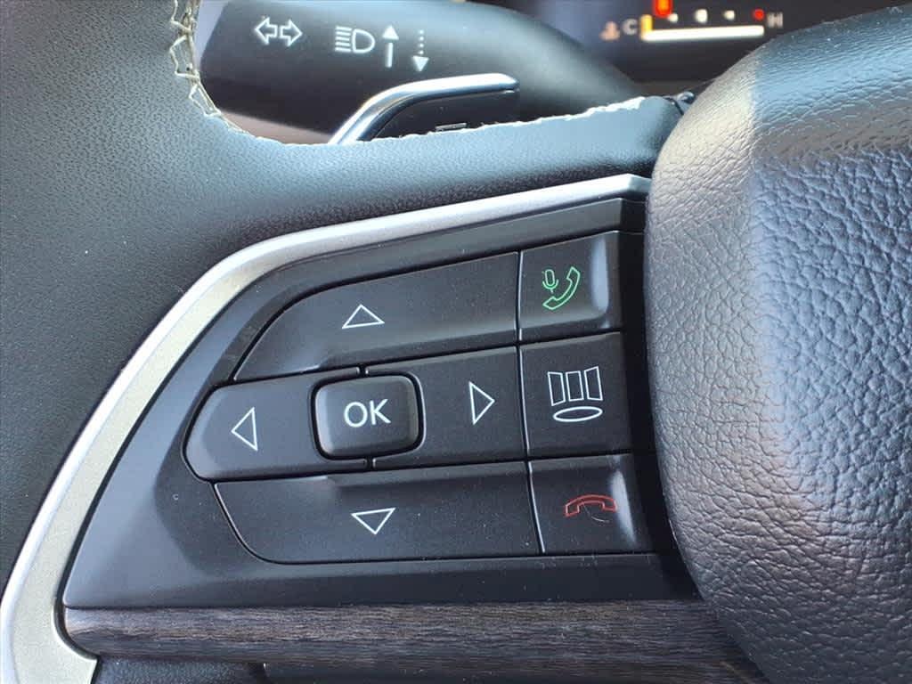 used 2023 Jeep Grand Cherokee car, priced at $32,555