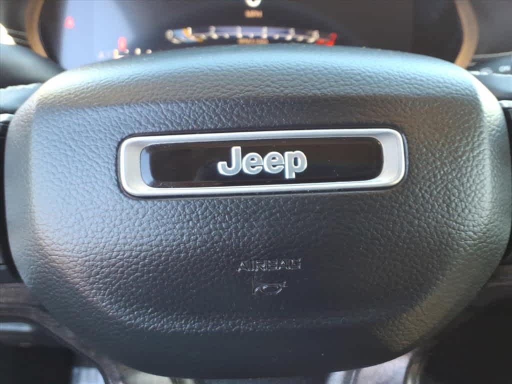 used 2023 Jeep Grand Cherokee car, priced at $32,555