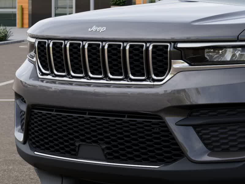 new 2025 Jeep Grand Cherokee car, priced at $35,675