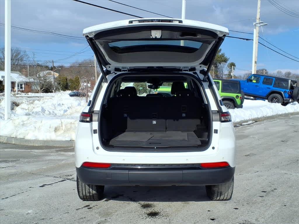 used 2023 Jeep Grand Cherokee car, priced at $32,239