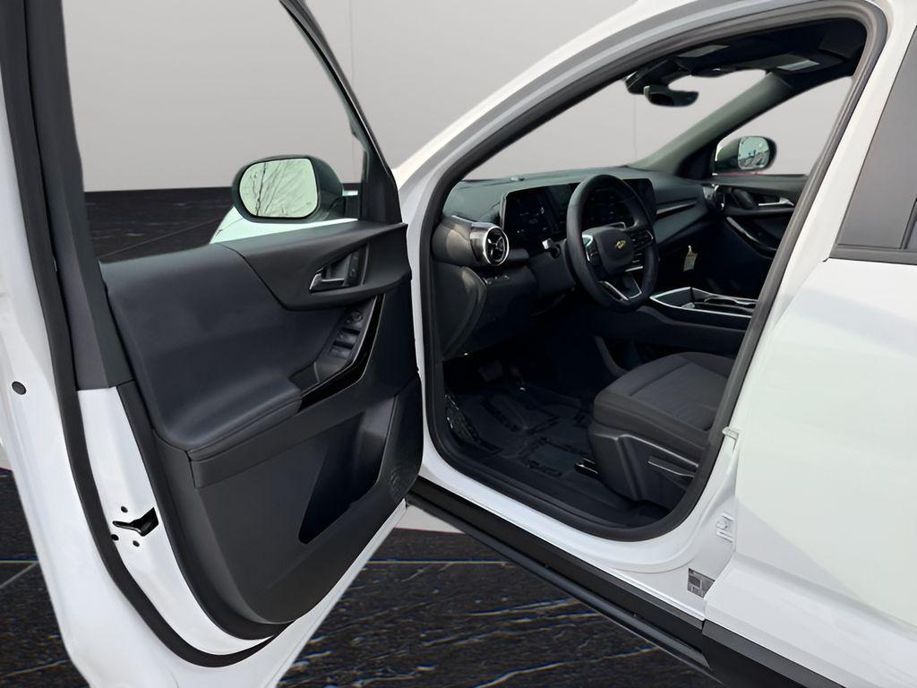 used 2025 Chevrolet Equinox car, priced at $23,995