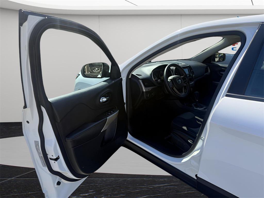 used 2017 Jeep Cherokee car, priced at $7,685