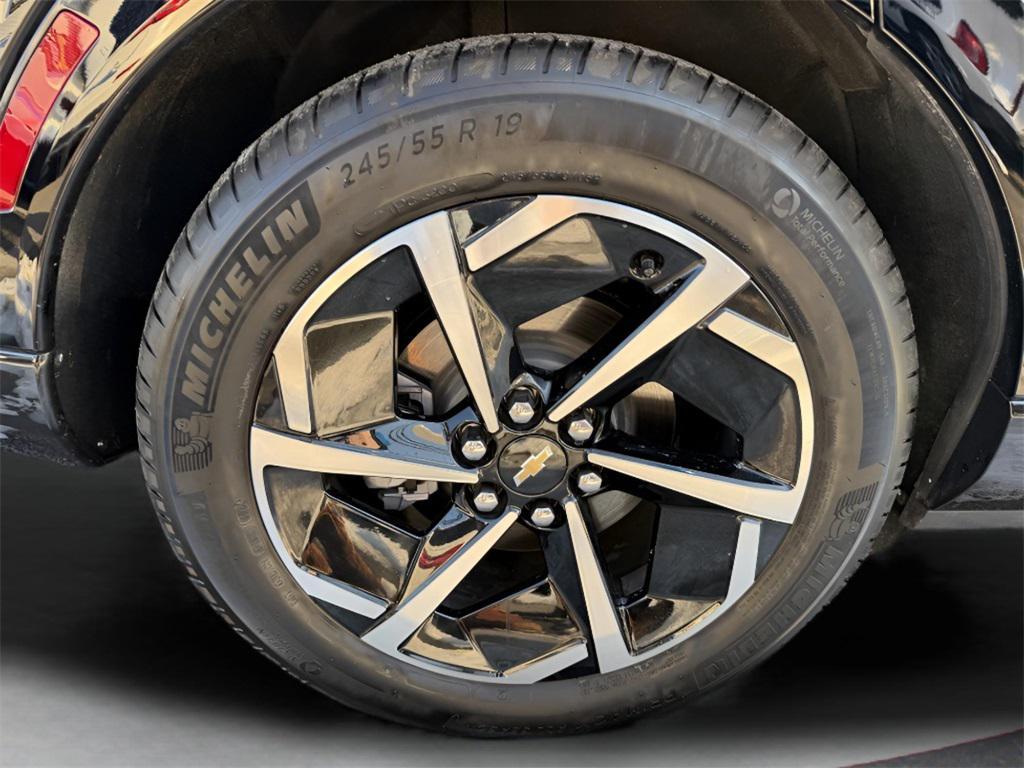 used 2025 Chevrolet Equinox EV car, priced at $23,295