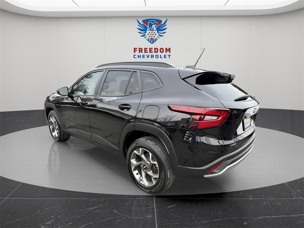 used 2025 Chevrolet Trax car, priced at $18,795