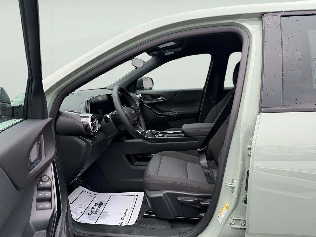 new 2026 Chevrolet Equinox car, priced at $28,695