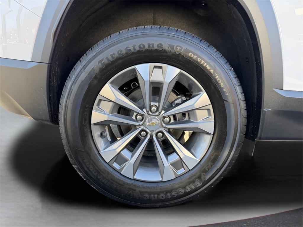 new 2026 Chevrolet Equinox car, priced at $28,695