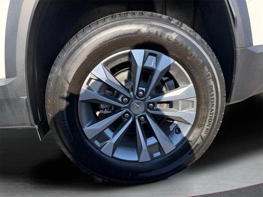 new 2026 Chevrolet Equinox car, priced at $28,695