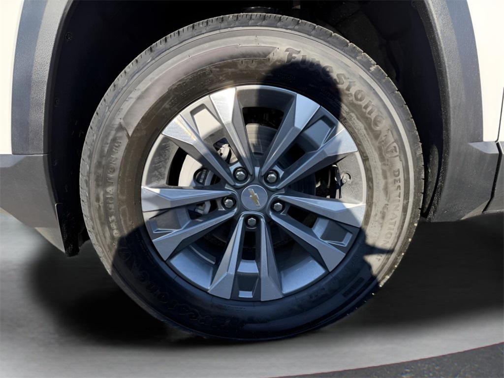 new 2026 Chevrolet Equinox car, priced at $28,695