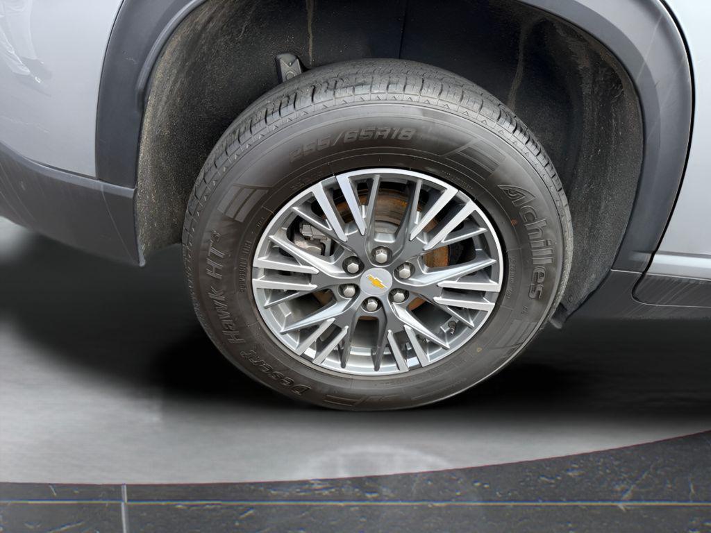 used 2024 Chevrolet Traverse car, priced at $31,995