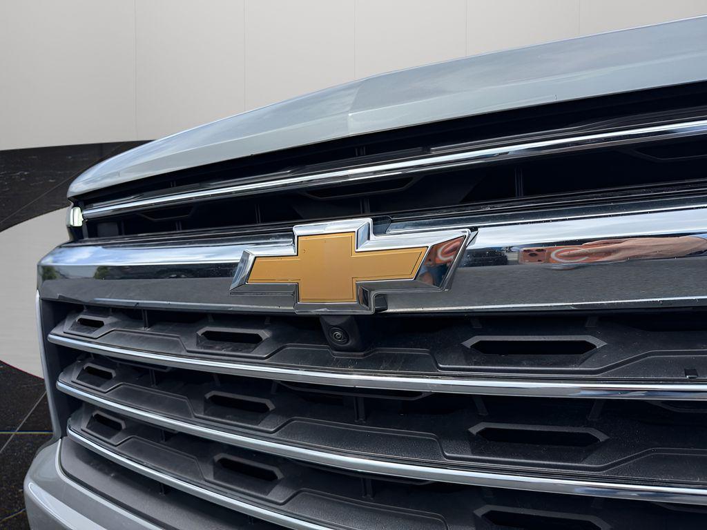 used 2024 Chevrolet Traverse car, priced at $31,995