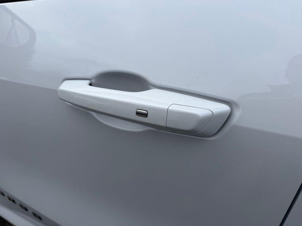 new 2026 Chevrolet Traverse car, priced at $52,595