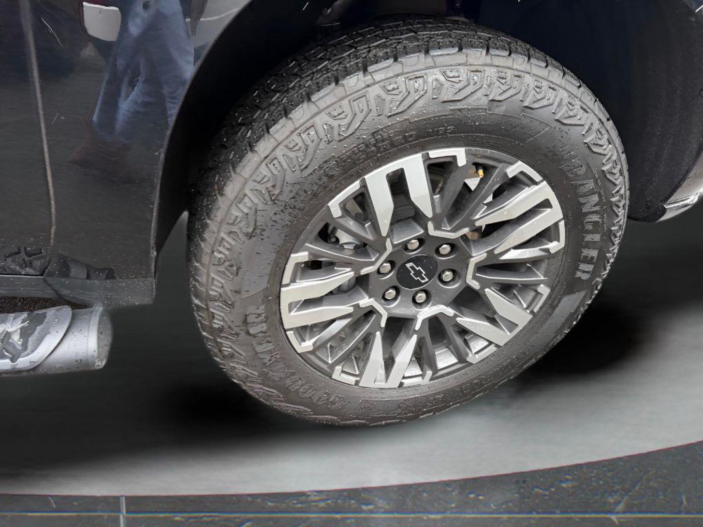 used 2025 Chevrolet Suburban car, priced at $63,985