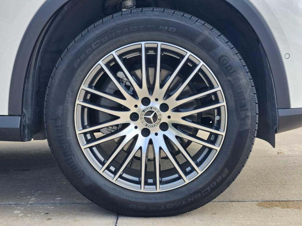 used 2025 Mercedes-Benz GLC 300 car, priced at $42,890