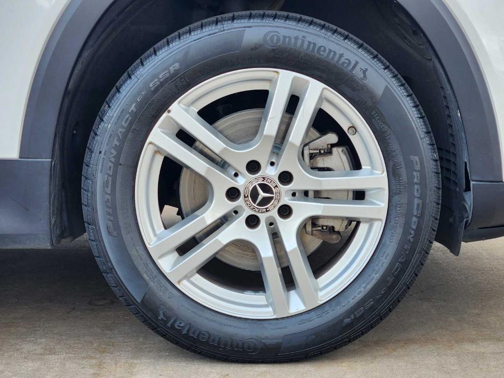 used 2022 Mercedes-Benz GLB 250 car, priced at $26,992