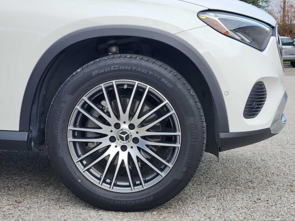 used 2025 Mercedes-Benz GLC 300 car, priced at $41,690