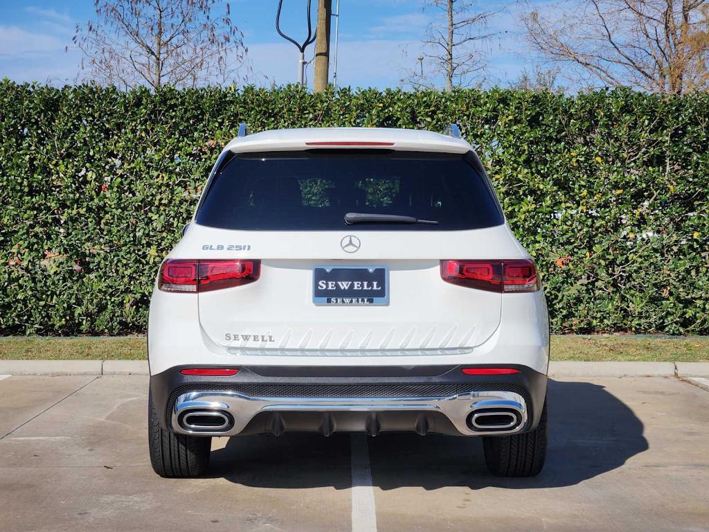 used 2021 Mercedes-Benz GLB 250 car, priced at $28,491