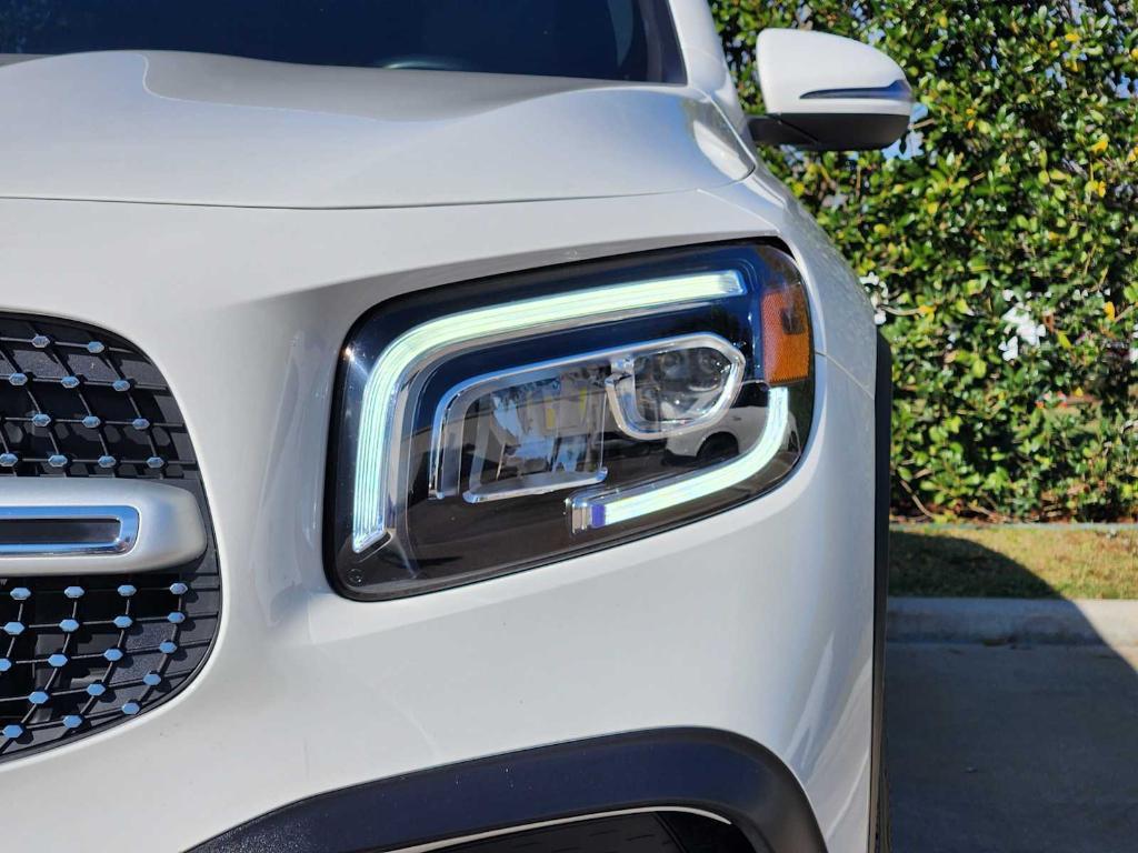 used 2021 Mercedes-Benz GLB 250 car, priced at $28,491