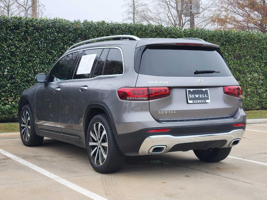 used 2022 Mercedes-Benz GLB 250 car, priced at $25,992