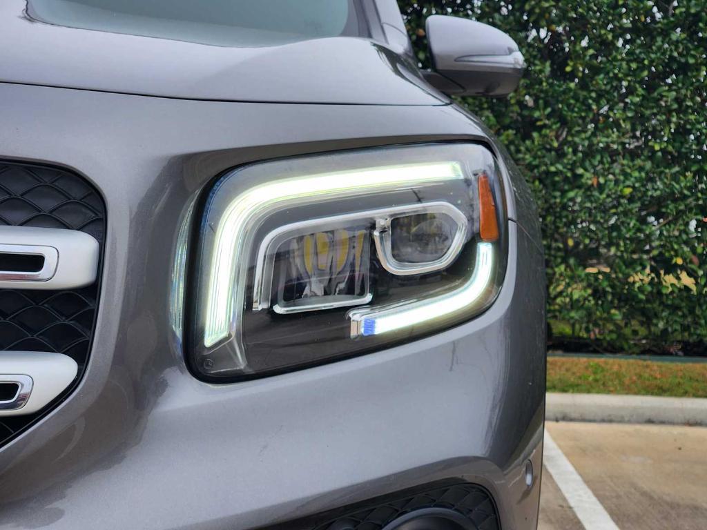 used 2022 Mercedes-Benz GLB 250 car, priced at $25,992