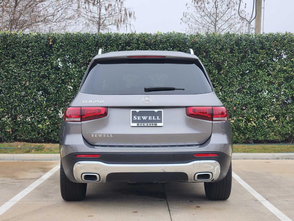 used 2022 Mercedes-Benz GLB 250 car, priced at $25,992