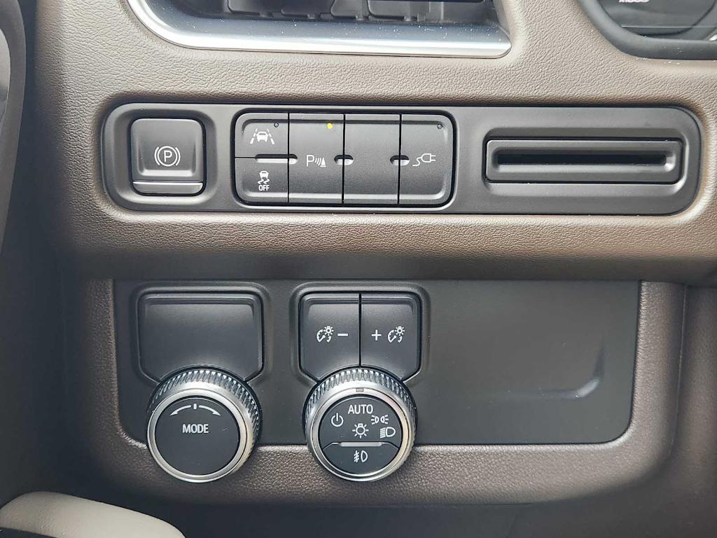 used 2021 GMC Yukon car, priced at $40,888