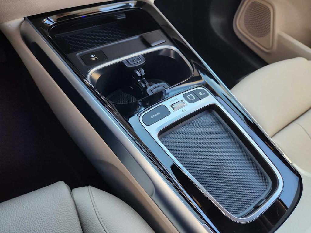 used 2025 Mercedes-Benz GLB 250 car, priced at $39,690