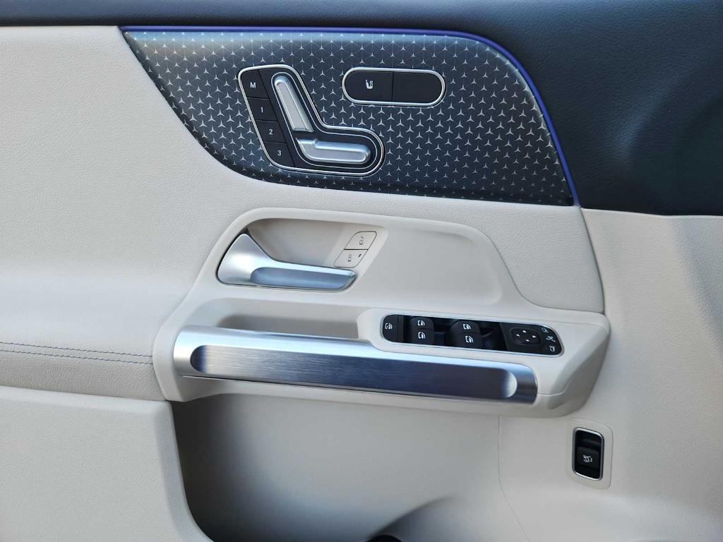 used 2025 Mercedes-Benz GLB 250 car, priced at $39,690