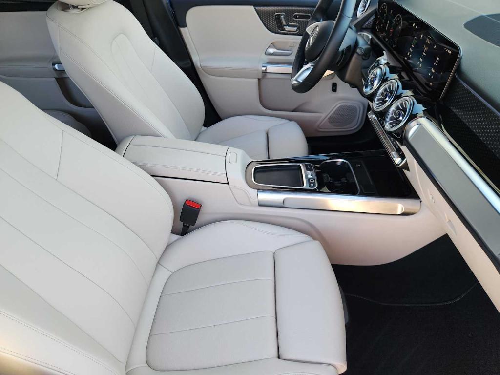 used 2025 Mercedes-Benz GLB 250 car, priced at $39,690