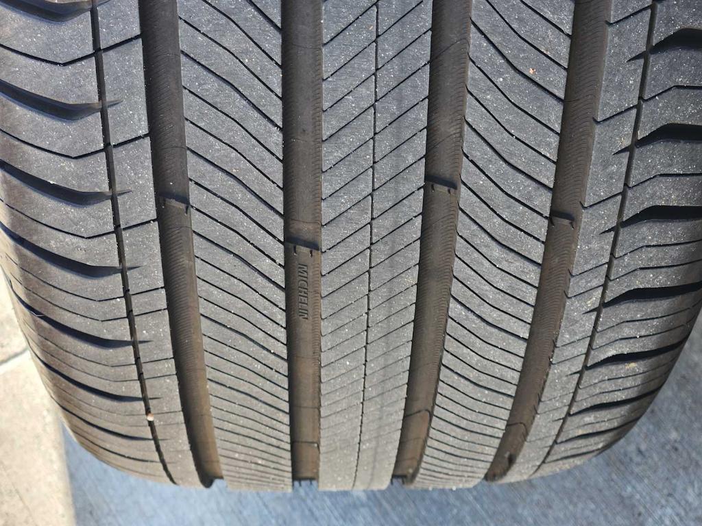 used 2022 Mercedes-Benz GLE 350 car, priced at $41,990